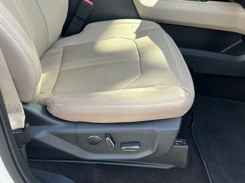 Used 2022 Ford Expedition Limited image 41