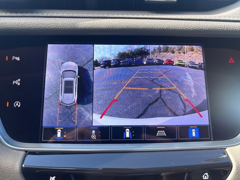 Used 2025 Cadillac XT5 Premium Luxury image 13