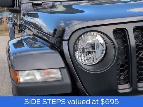 Used 2021 Jeep Gladiator Sport image 10