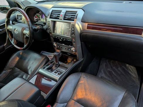 Used 2016 Lexus GX 460 image 22