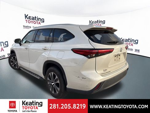 Used 2021 Toyota Highlander XLE image 5