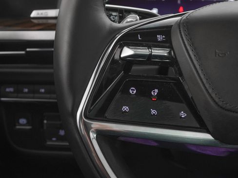 Used 2026 Cadillac Escalade Platinum Sport w/ LPO, Floor Liner Package image 23