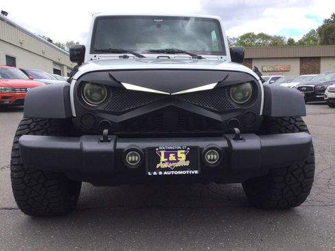 Used 2015 Jeep Wrangler Unlimited Sport w/ Quick Order Package 24S AWD/4WD image 4