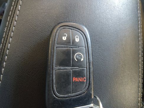 Used 2015 Jeep Cherokee Limited AWD/4WD image 32