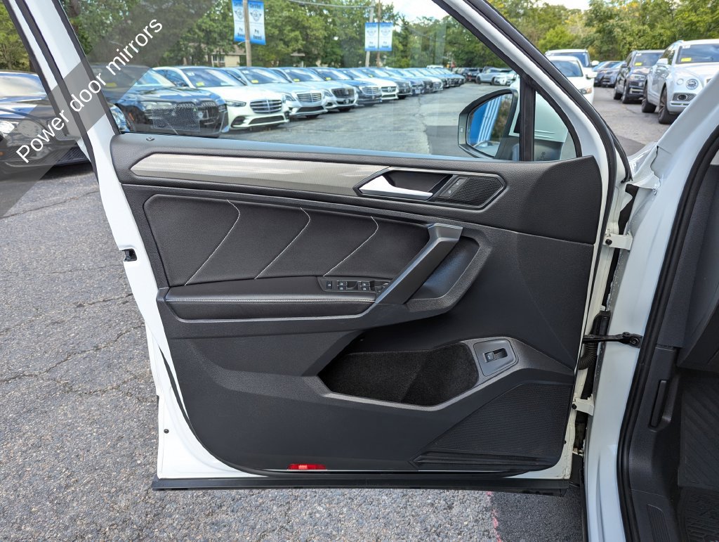 Used 2022 Volkswagen Tiguan SE w/ Panoramic Sunroof Package AWD/4WD image 13