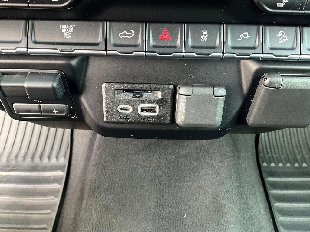 Used 2020 Chevrolet Silverado 2500 LT w/ Convenience Package AWD/4WD image 19