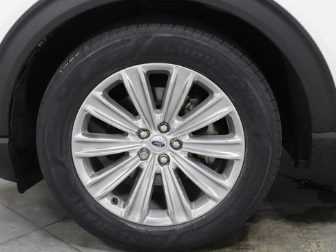 Used 2021 Ford Explorer Limited w/ Equipment Group 301A RWD image 18