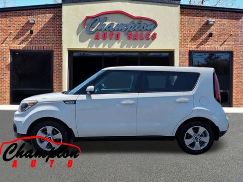 Used 2017 Kia Soul w/ Convenience Package FWD image 10