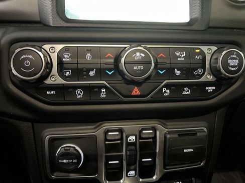 Used 2021 Jeep Wrangler Unlimited Rubicon AWD/4WD image 18