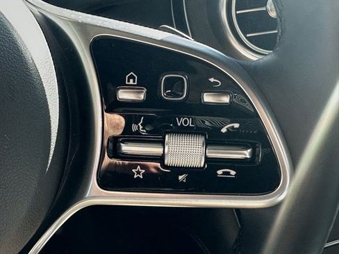 Used 2021 Mercedes-Benz GLC 300 GLC 300 image 36