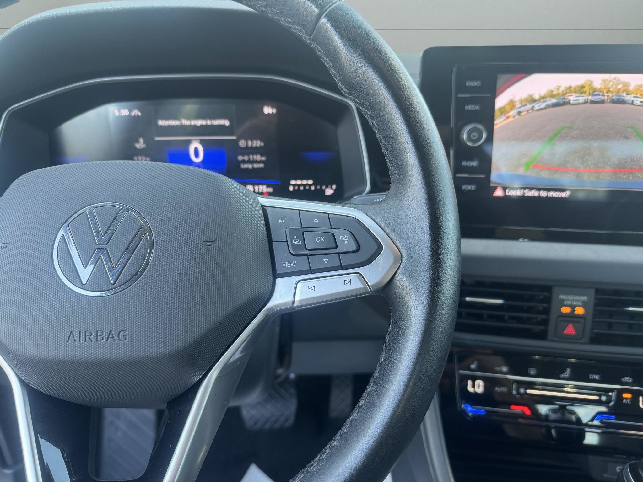 Used 2025 Volkswagen Jetta SE FWD image 17