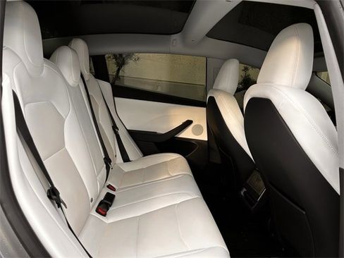 Used 2025 Tesla Model 3 Long Range image 26