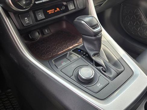 Used 2020 Toyota RAV4 Limited AWD/4WD image 13