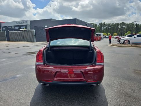 Used 2022 Chrysler 300 Touring L w/ Comfort Group RWD image 17