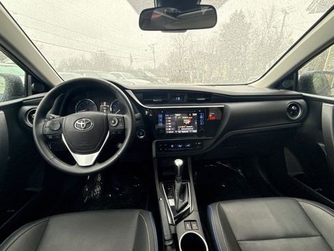Used 2018 Toyota Corolla XSE image 21