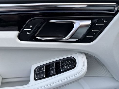 New 2026 Porsche Macan S image 9