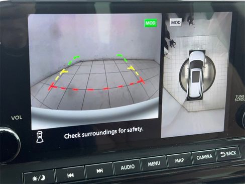 Used 2025 Nissan Pathfinder Platinum image 25