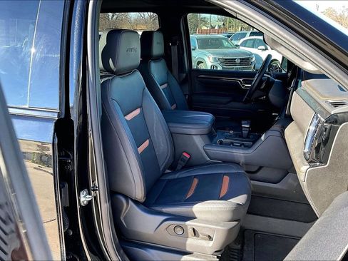 Used 2025 GMC Sierra 1500 AT4 w/ AT4 Premium Package AWD/4WD image 9