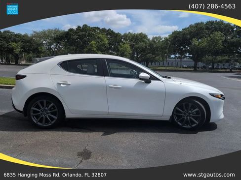 Used 2020 MAZDA MAZDA3 Hatchback w/ Preferred Package FWD image 6