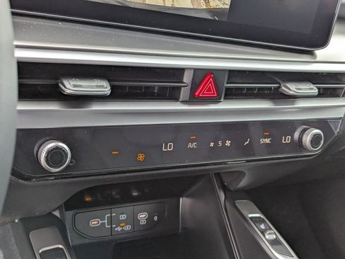 New 2026 Kia Sorento EX FWD image 25