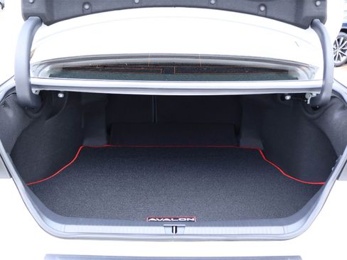 Used 2021 Toyota Avalon TRD image 19