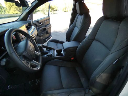 Used 2025 Toyota Tacoma TRD Sport image 60