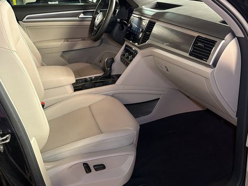 Used 2019 Volkswagen Atlas SEL R-Line image 9