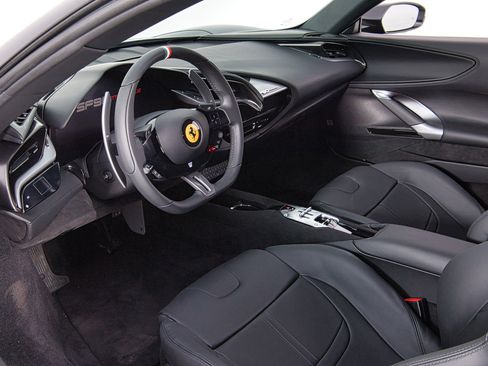 Certified 2023 Ferrari SF90 Stradale AWD/4WD image 4
