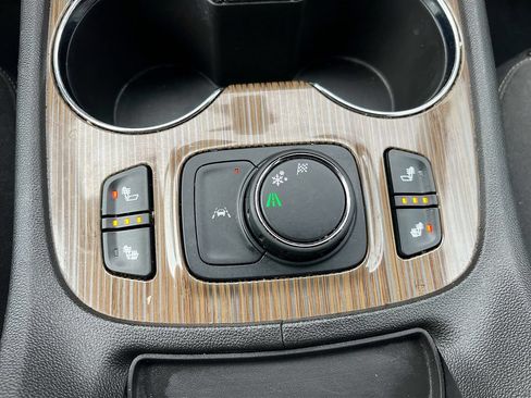 Used 2023 GMC Acadia SLE w/ Driver Convenience Package FWD image 21