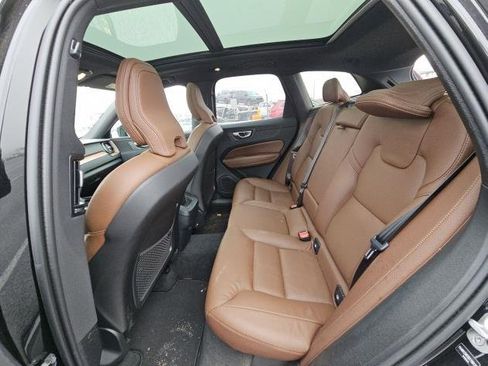Certified 2025 Volvo XC60 B5 Plus image 6