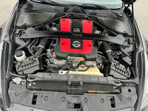 Used 2015 Nissan 370Z NISMO image 23