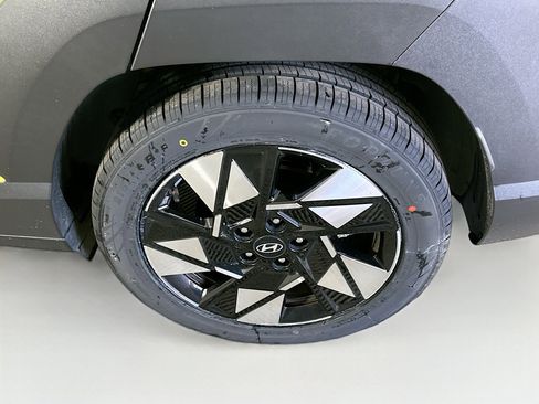 Used 2024 Hyundai Kona SEL image 11