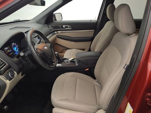 Used 2018 Ford Explorer XLT FWD image 17