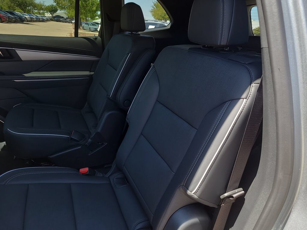 Used 2025 Buick Enclave Preferred FWD image 10