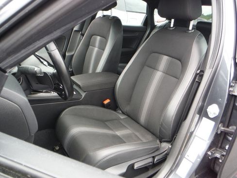 Used 2022 Honda Civic Sport image 14