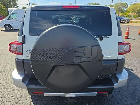 Used 2014 Toyota FJ Cruiser 4WD image 14