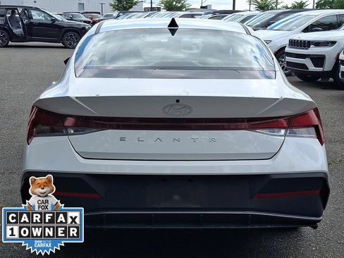 Used 2024 Hyundai Elantra SEL FWD image 5