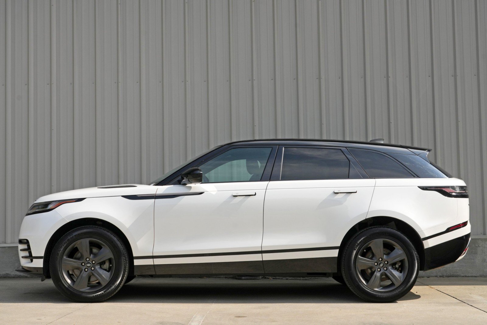 Used 2024 Land Rover Range Rover Velar Dynamic SE AWD/4WD image 9