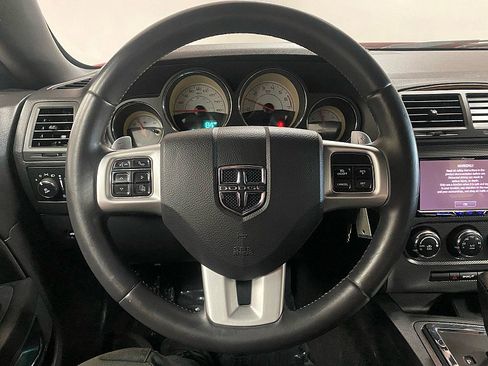 Used 2014 Dodge Challenger R/T image 17