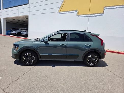 Used 2026 Kia Niro Wind w/ Wind Preserve Package FWD image 3
