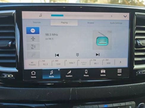 Used 2023 Chrysler Pacifica Touring-L FWD image 14