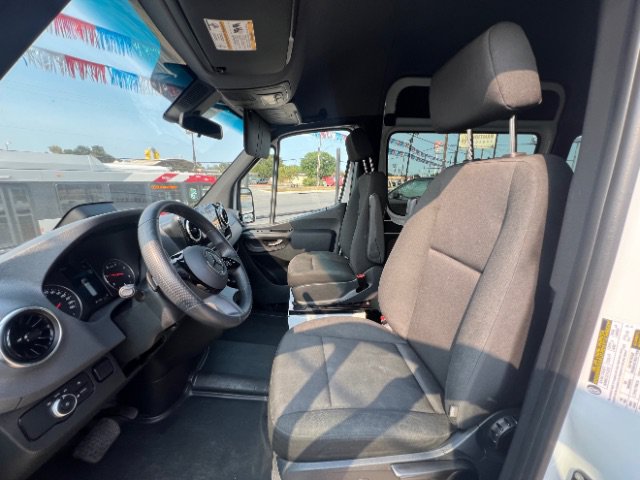 Used 2025 Mercedes-Benz Sprinter 2500 image 10