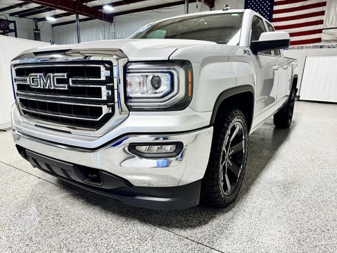 Used 2018 GMC Sierra 1500 SLE w/ SLE Value Package AWD/4WD image 6