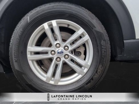 Used 2023 Ford Explorer XLT AWD/4WD image 32