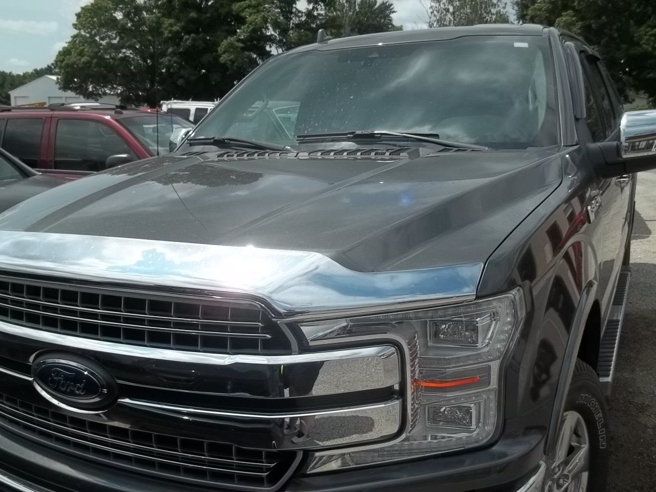 Used 2018 Ford F150 Lariat w/ Equipment Group 502A Luxury AWD/4WD image 3