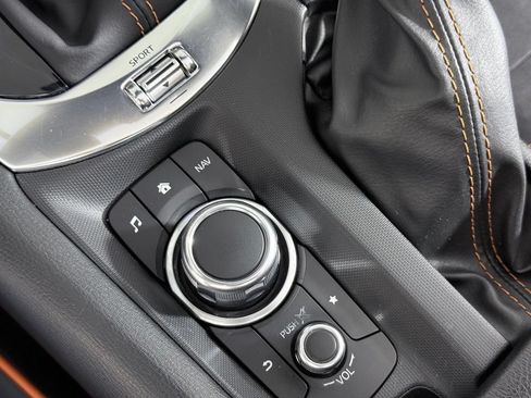 Used 2019 MAZDA MX-5 Miata 30th Anniversary RWD image 25