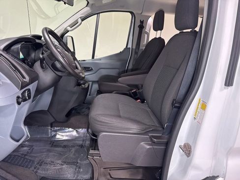 Used 2019 Ford Transit 350 XL image 8