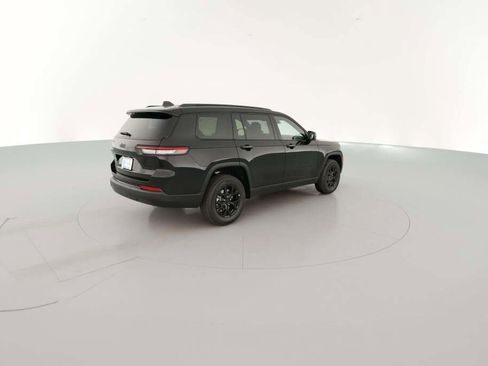 New 2025 Jeep Grand Cherokee L Laredo image 12