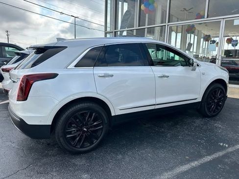 Used 2025 Cadillac XT5 Premium Luxury w/ LPO, Red Accent Package FWD image 16