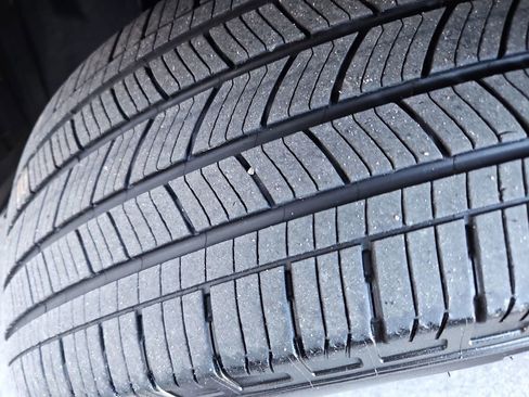 Used 2022 Ford Explorer XLT w/ Equipment Group 202A image 38